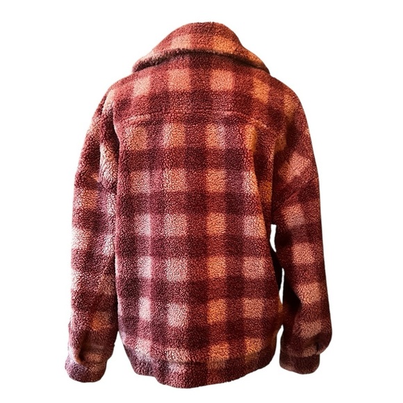 BEACH RIOT WOMEN’S CUTE CHECKERED MAROON TEDDY JACKET SZ MEDIUM - Picture 4 of 10